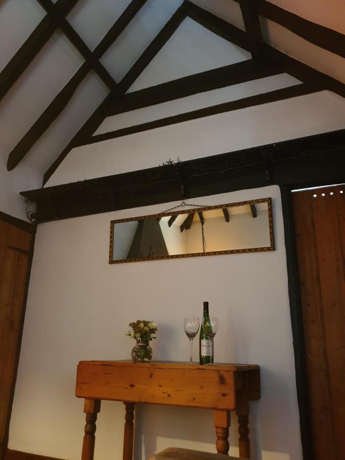 Delightful Cottage On The River Adur Close To Brighton & The Downs No Dogs Sorry Upper Beeding Eksteriør bilde