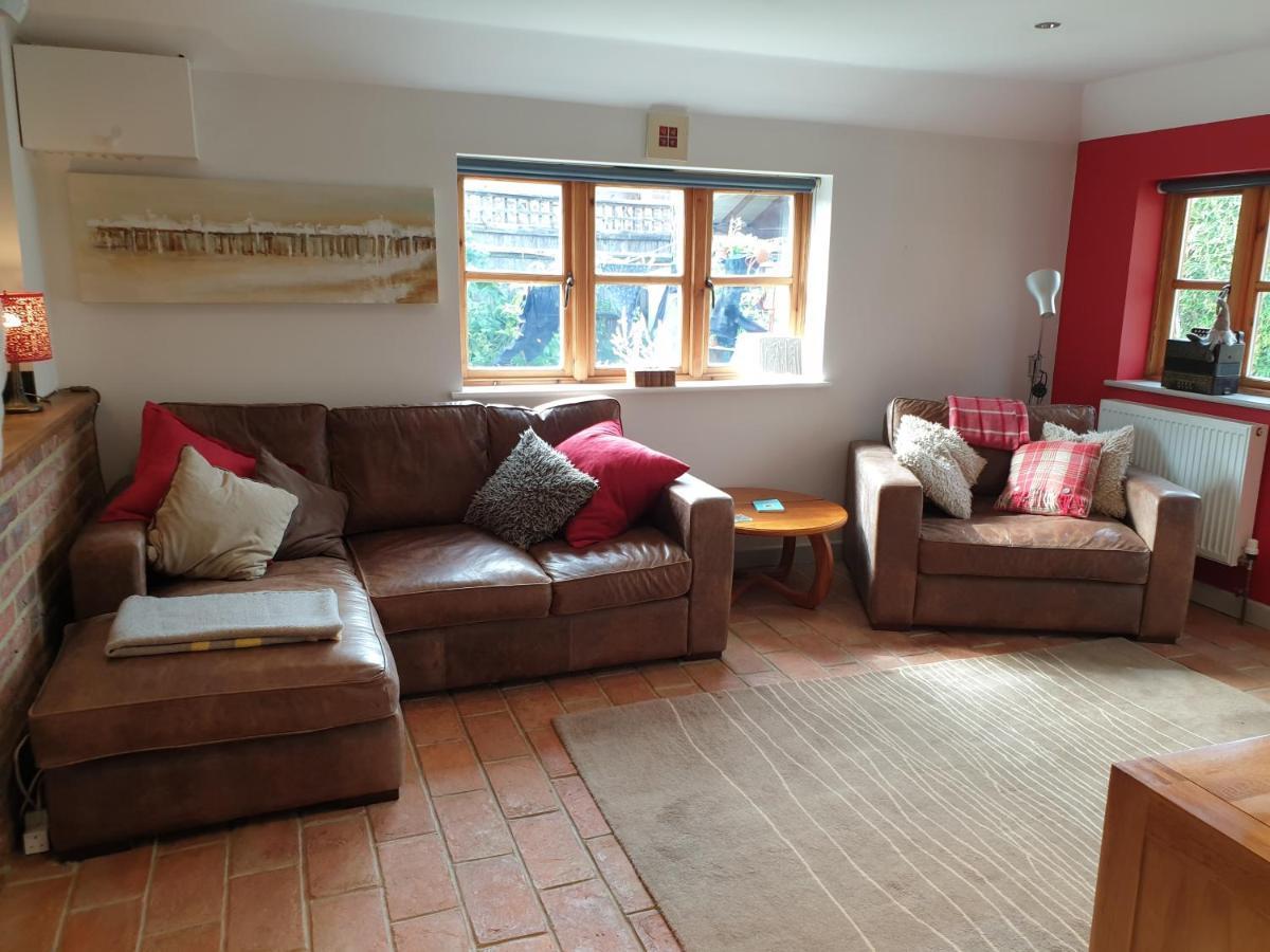 Delightful Cottage On The River Adur Close To Brighton & The Downs No Dogs Sorry Upper Beeding Eksteriør bilde