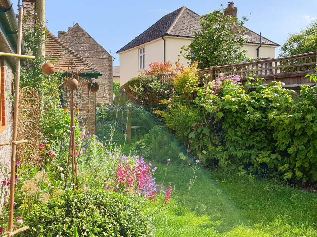 Delightful Cottage On The River Adur Close To Brighton & The Downs No Dogs Sorry Upper Beeding Eksteriør bilde
