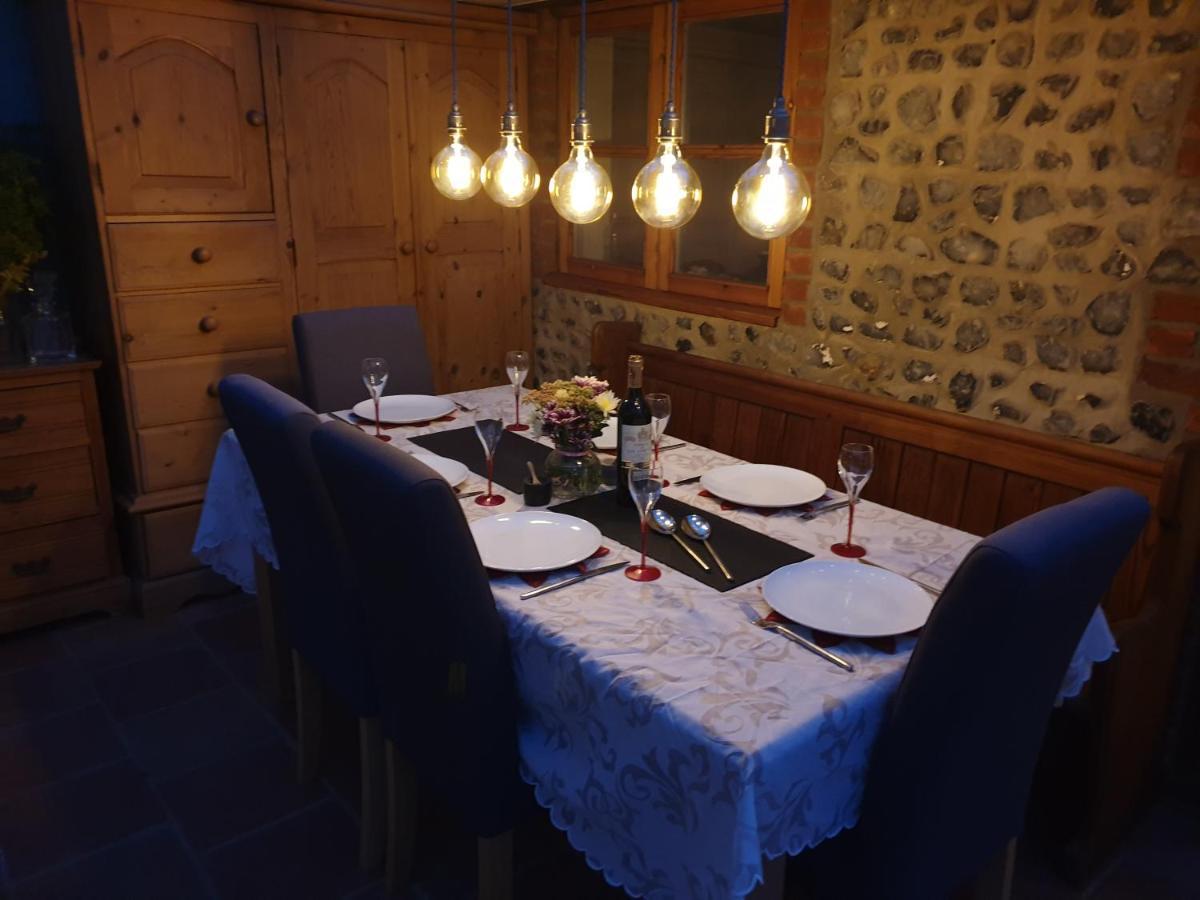 Delightful Cottage On The River Adur Close To Brighton & The Downs No Dogs Sorry Upper Beeding Eksteriør bilde