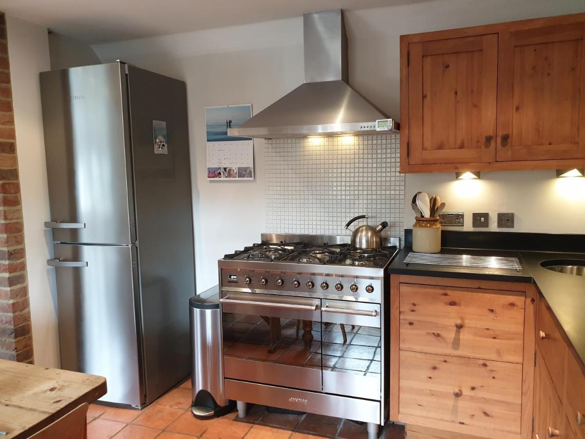 Delightful Cottage On The River Adur Close To Brighton & The Downs No Dogs Sorry Upper Beeding Eksteriør bilde